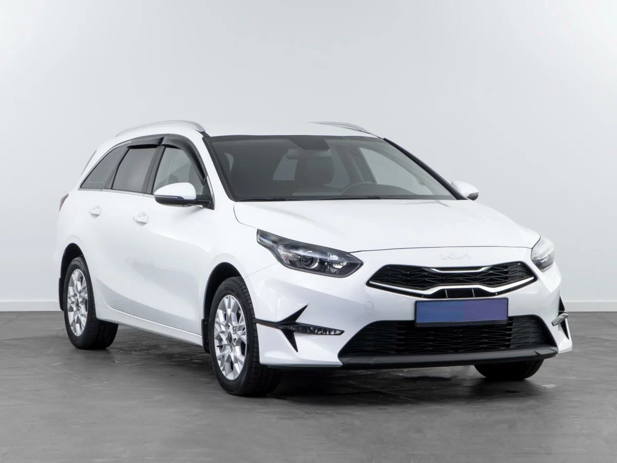KIA Ceed SW купить по цене от 1 235 000