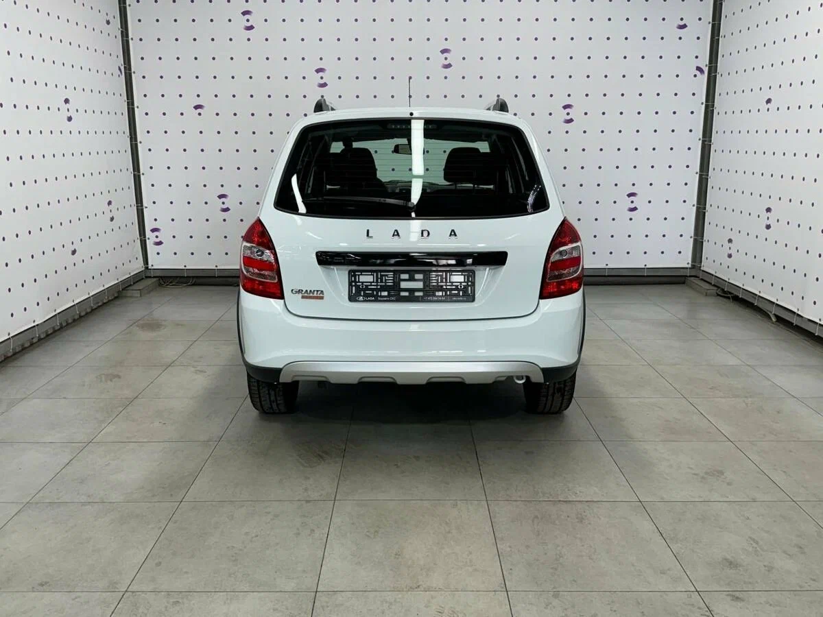 Лада Гранта с автосалона по цене от 643 000