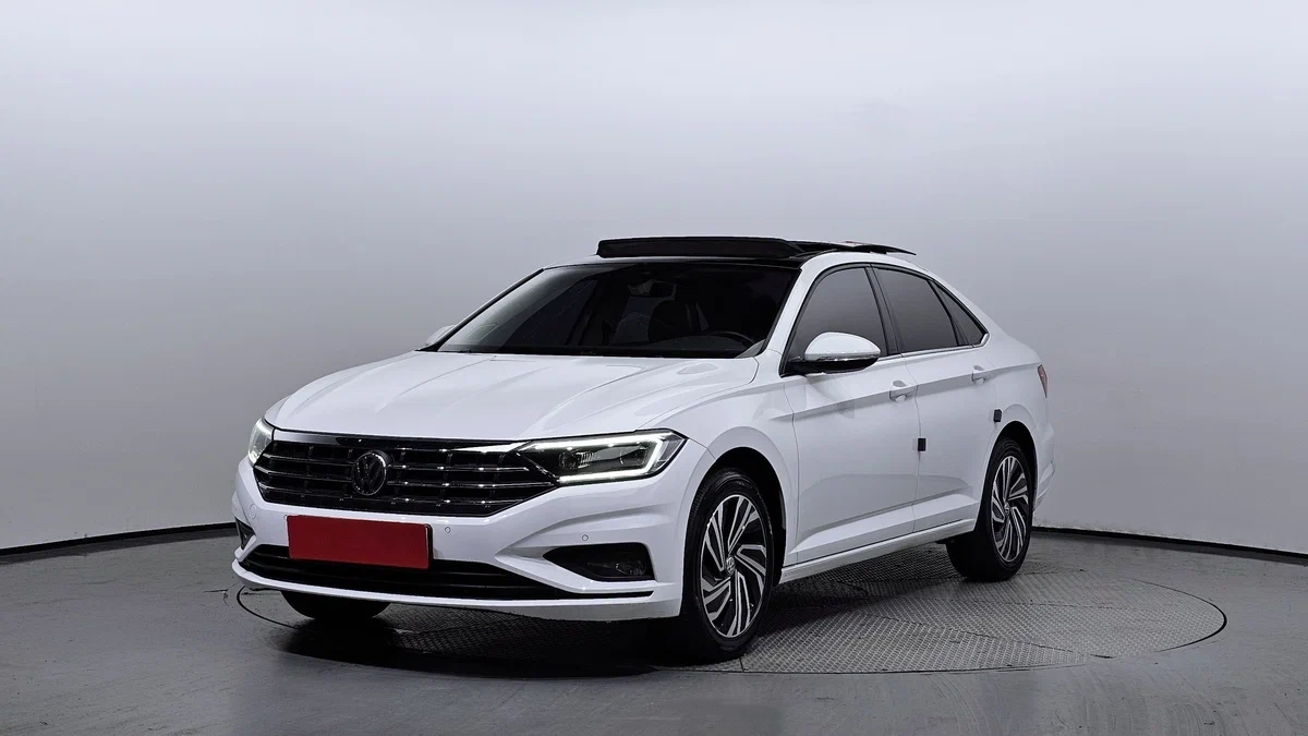 Volkswagen Jetta купить по цене от 881 000
