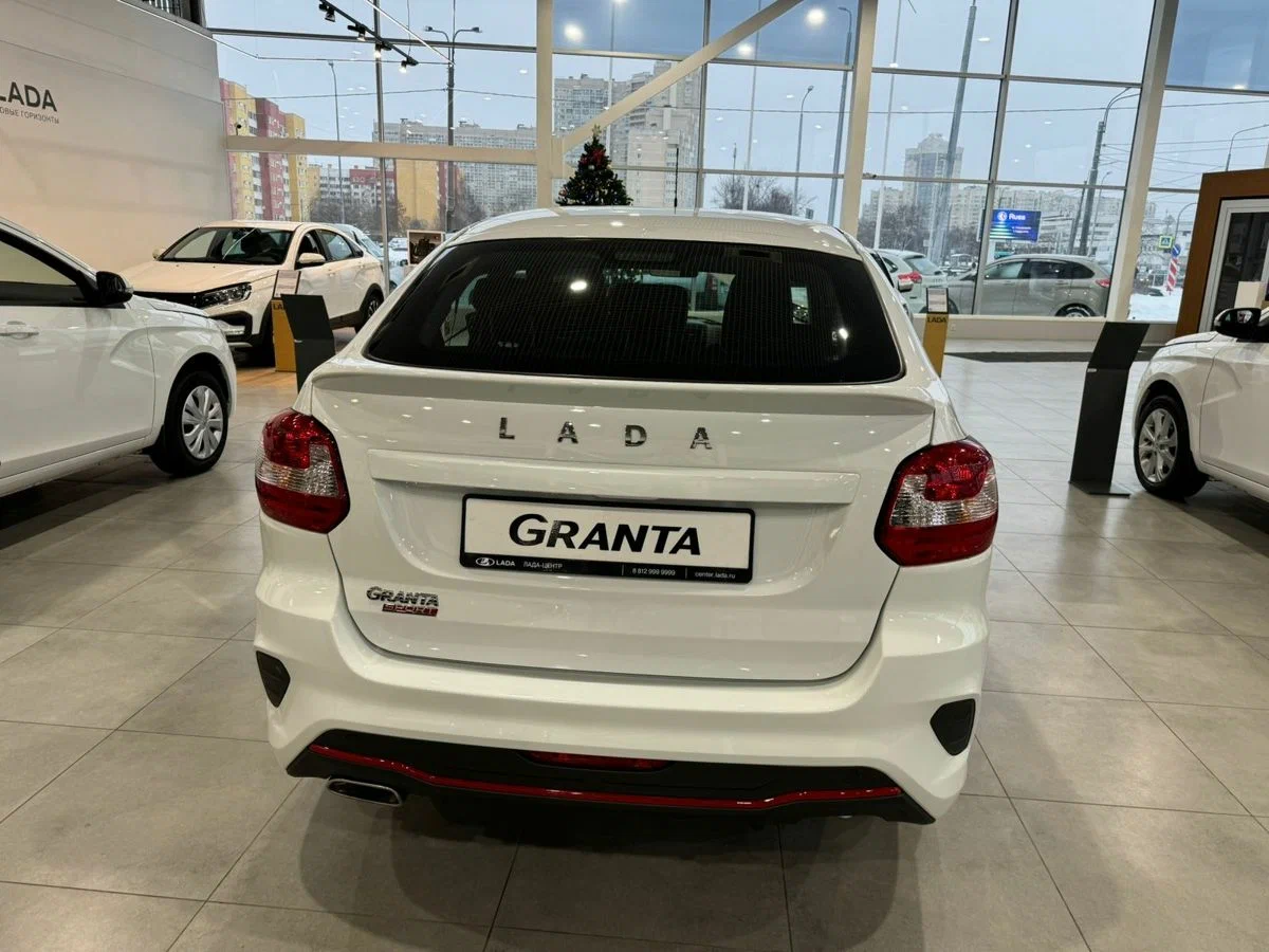Лада Гранта с автосалона по цене от 837 000