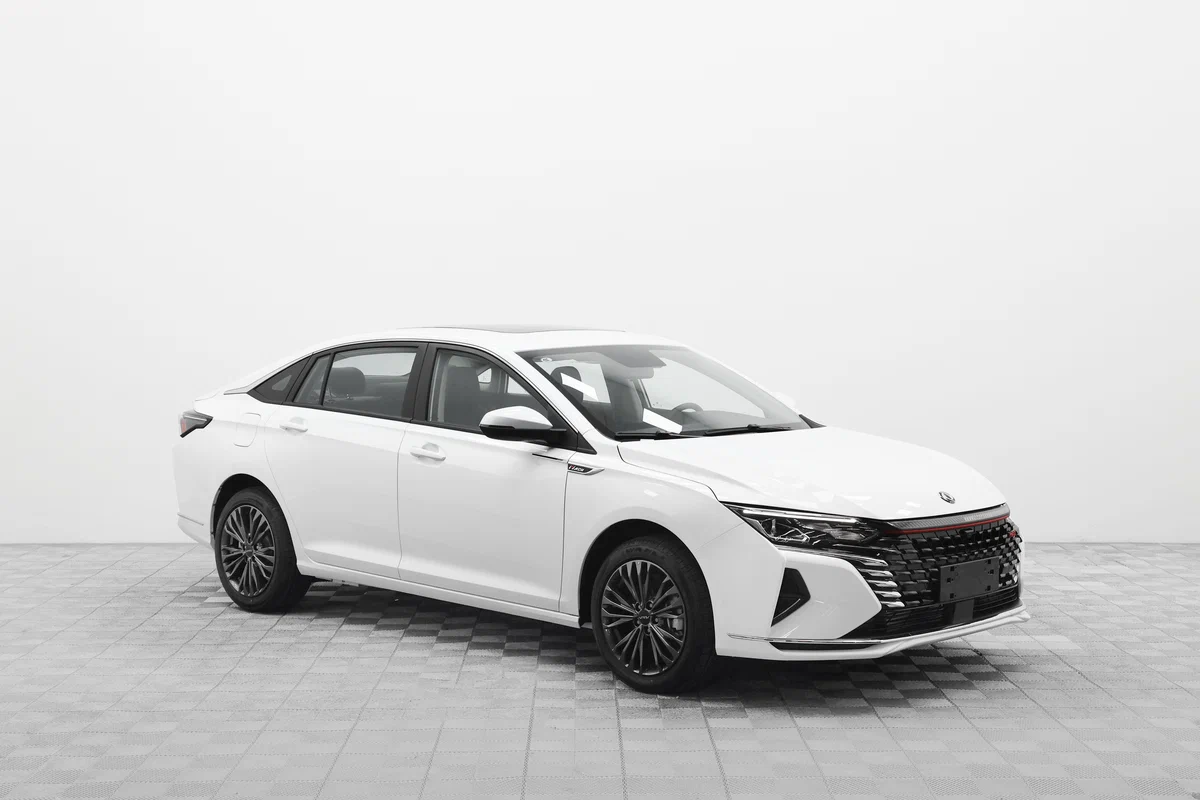 Dongfeng Shine Max по цене от 1 174 000
