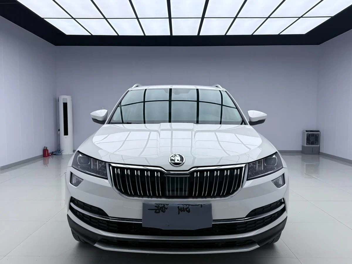 Skoda Karoq купить по цене от 988 000
