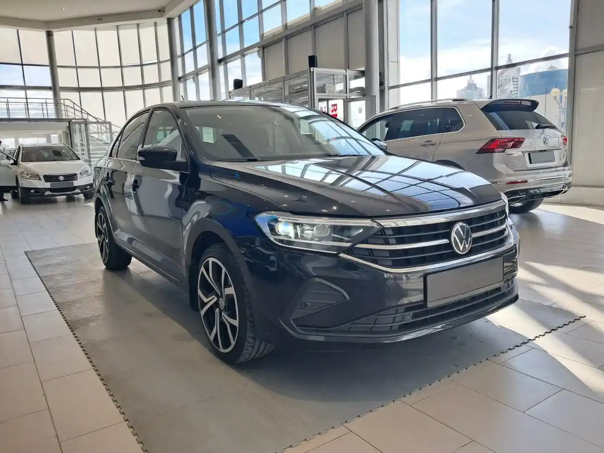 Volkswagen Polo по цене от 743 000