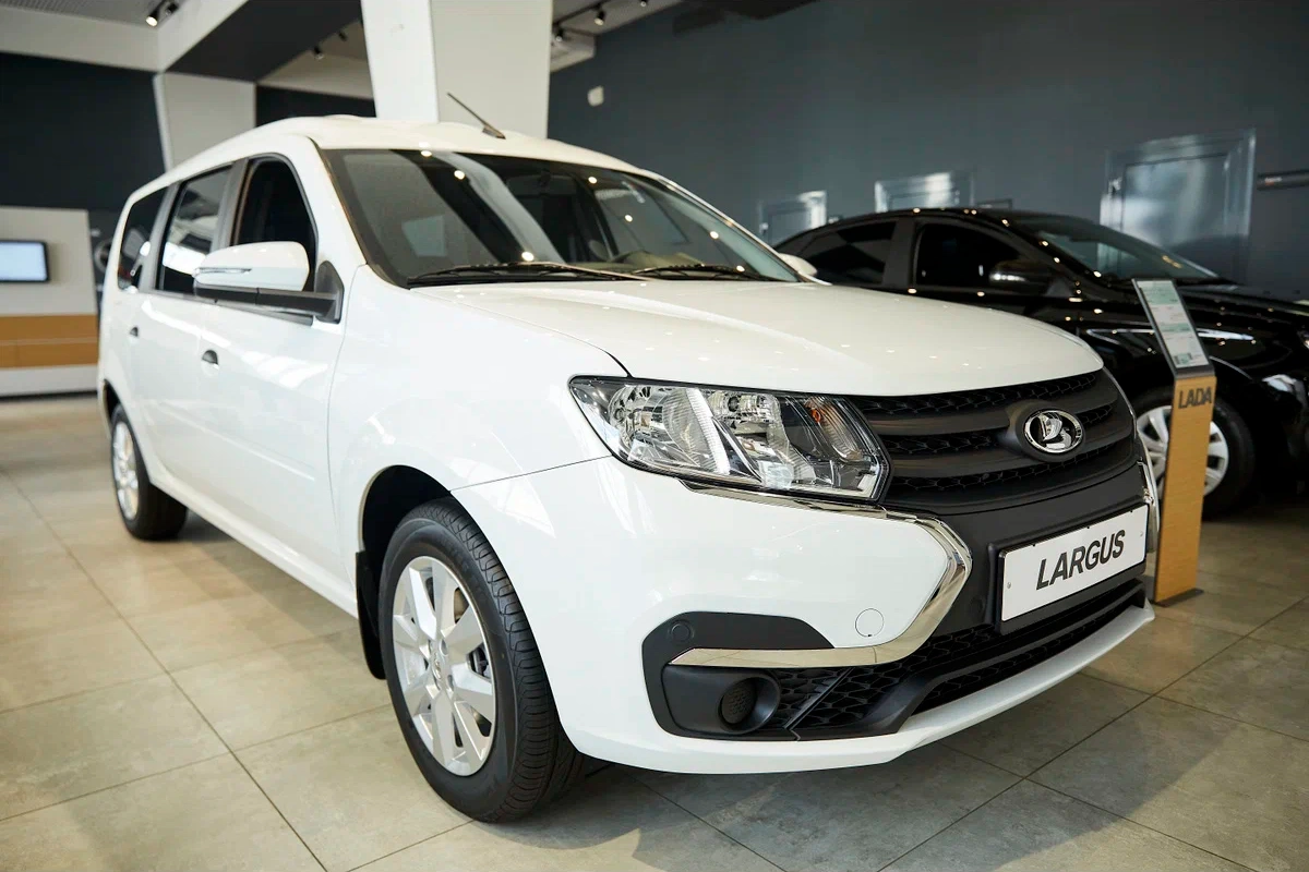 Lada Largus по цене от 905 000