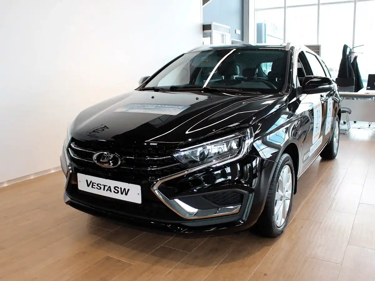 Lada Vesta SW купить по цене от 902 000